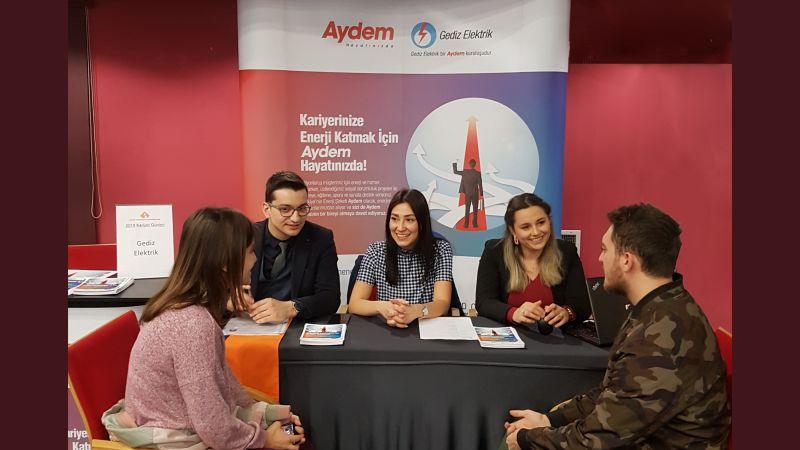  A Meet-up with Students at the İzmir University of Economics Career Days Event 