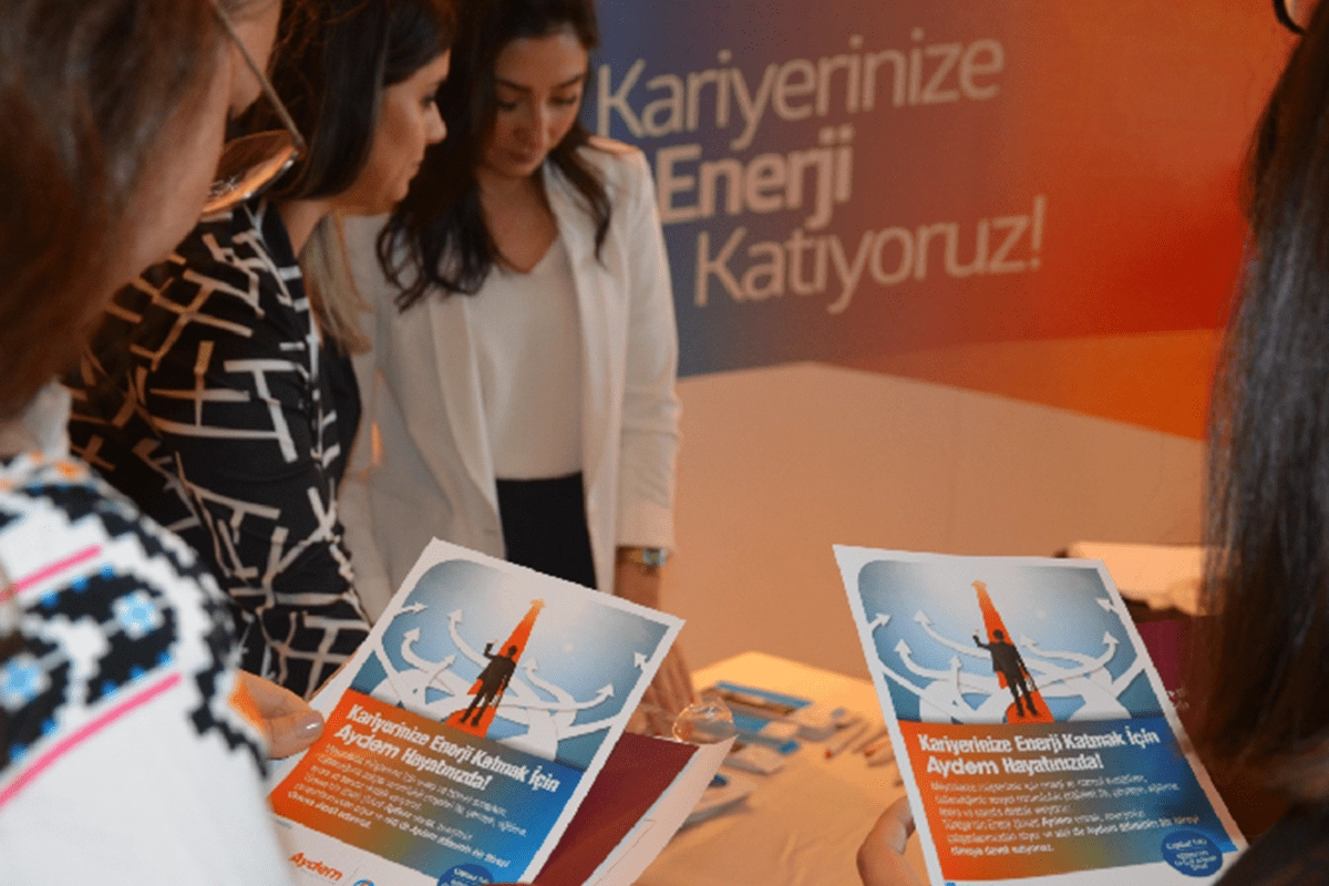  A Meet-up with Students at the Aegean Career Fair 